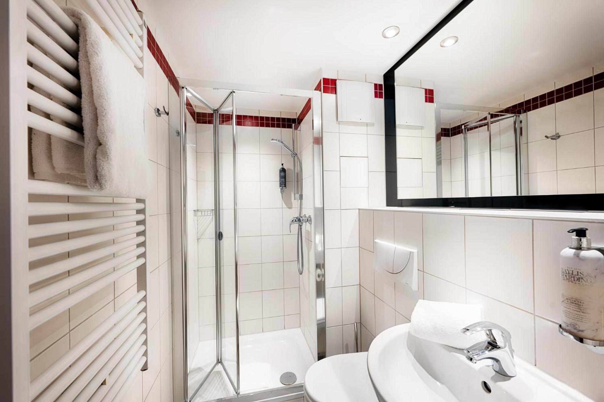 Hotel Premier City Sued 3*